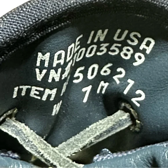 LL Bean NWOB Limited Edition Ivory and Navy Blue Canvas Low Profile Duck Shoes - Picture 7 of 13